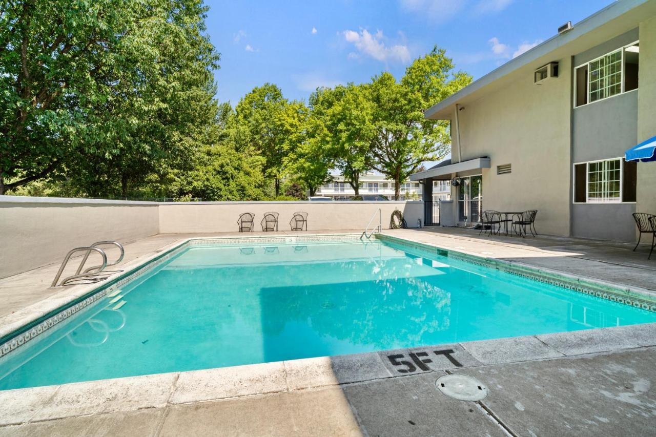 Travelers Inn Medford Dış mekan fotoğraf